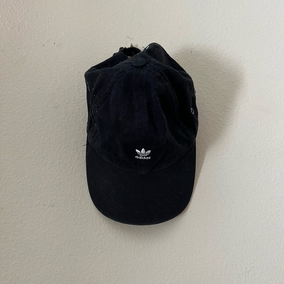 Adidas hat - Picture 3 of 3